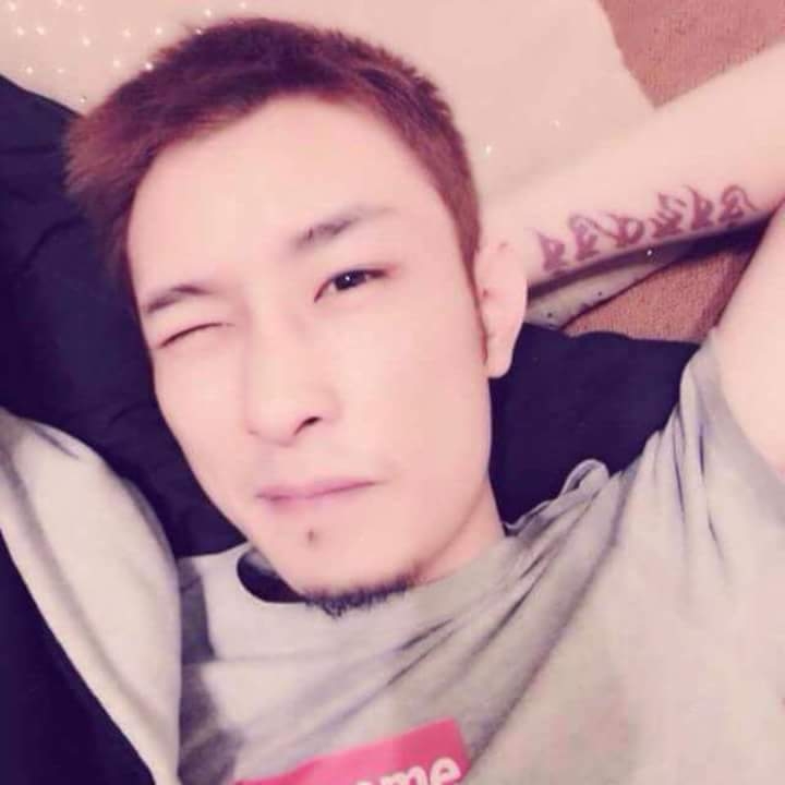 难得拥抱的第一张照片--宁德相亲服务中心