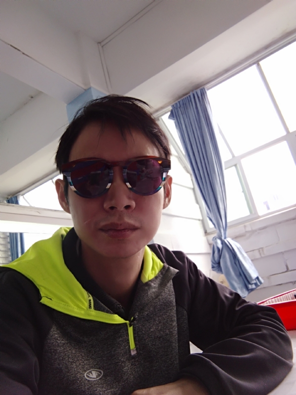 五华移民男的第一张照片--宁德相亲服务中心