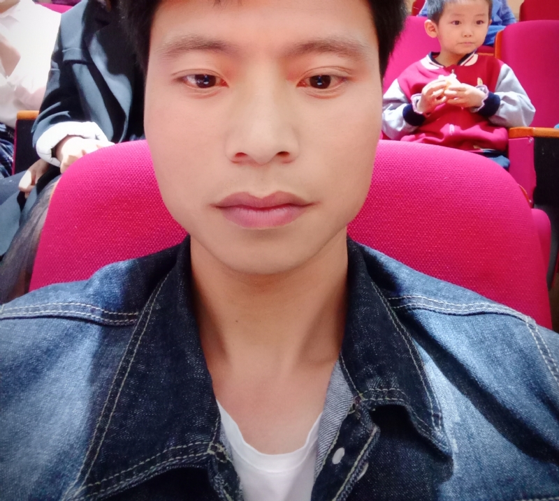 奋斗青年的第一张照片--宁德相亲服务中心