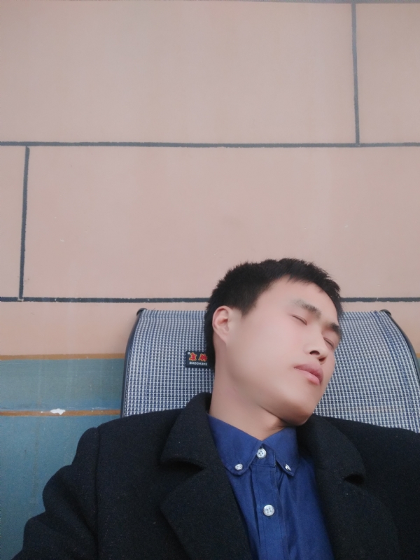 有钱爱情才能长久的第一张照片--宁德相亲服务中心