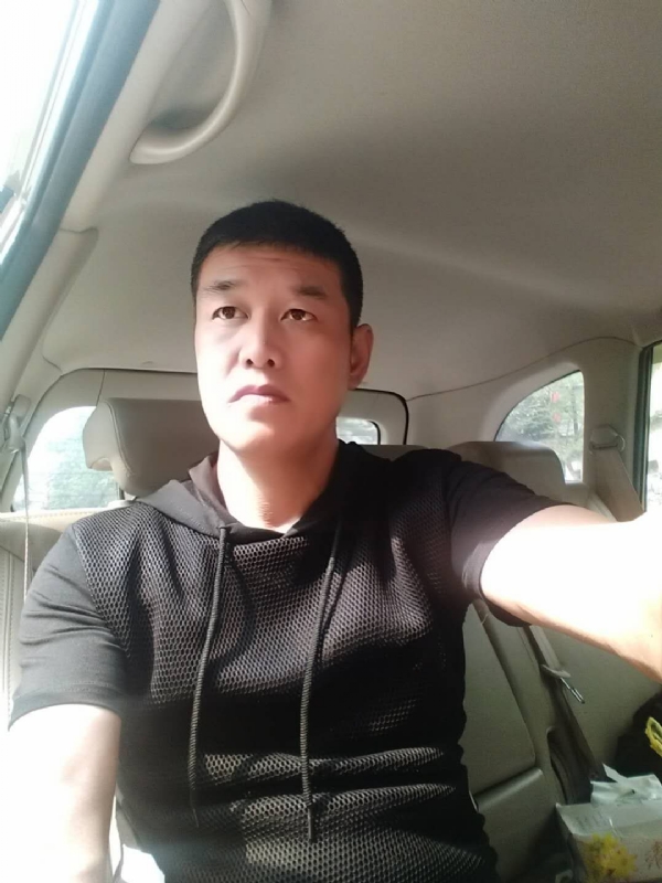 深爱的疯子的第一张照片--宁德相亲服务中心