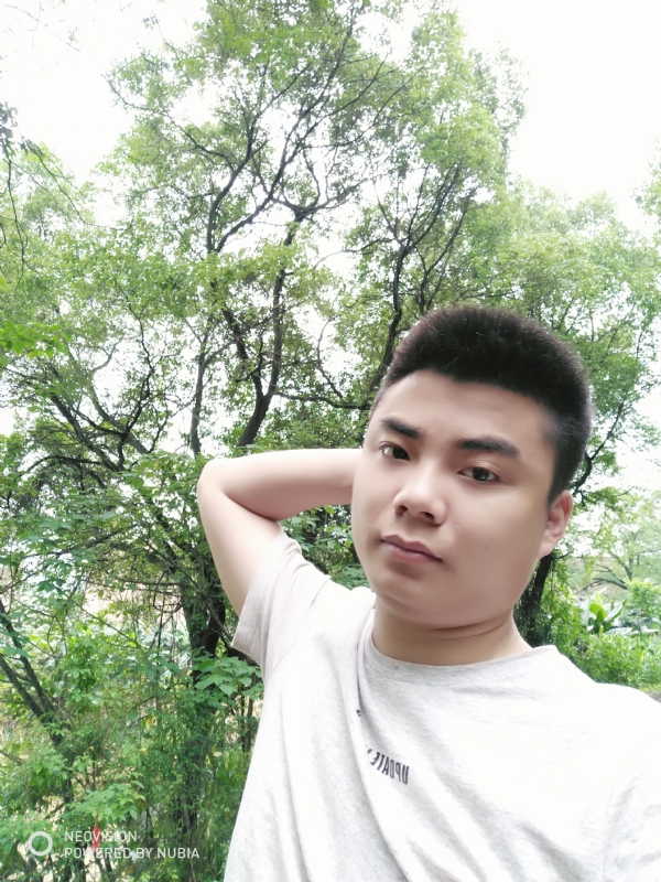 黄帅哥的第一张照片--宁德相亲服务中心