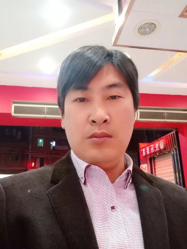 奔跑的第二张照片--宁德相亲服务中心