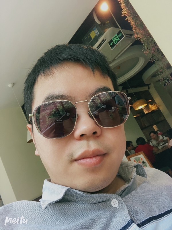 月台等路人的第一张照片--宁德相亲服务中心