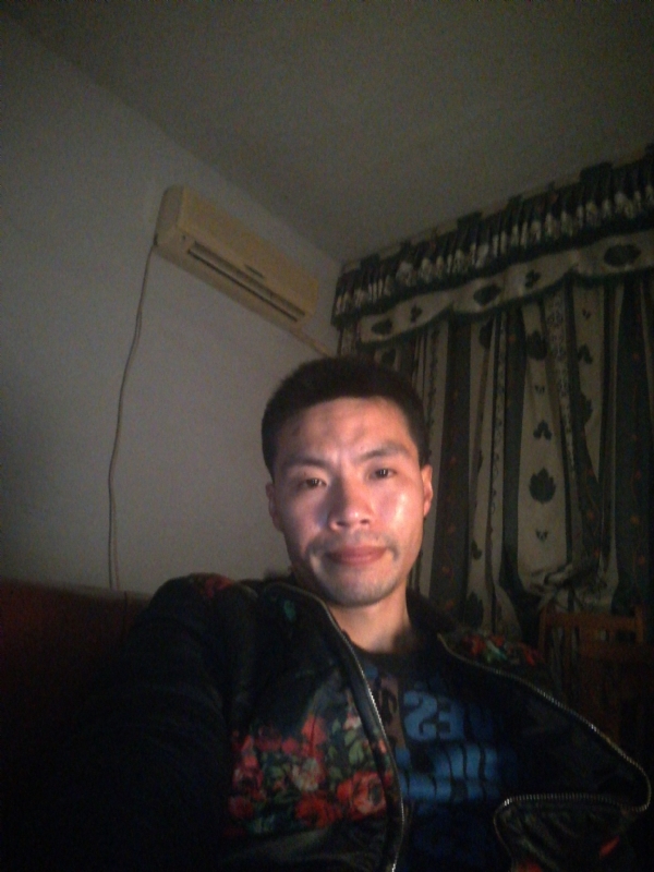 性情男儿的第一张照片--宁德相亲服务中心