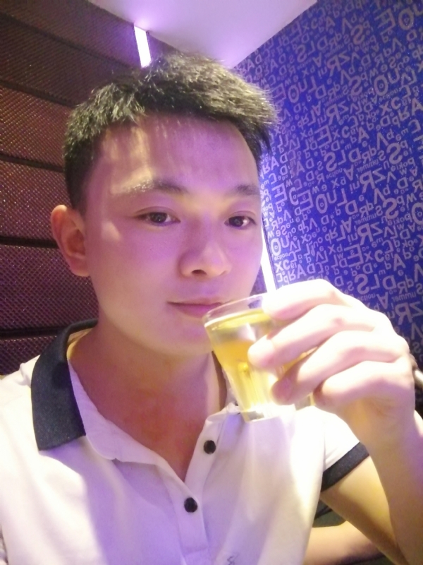 幸福的拥抱的第一张照片--宁德相亲服务中心