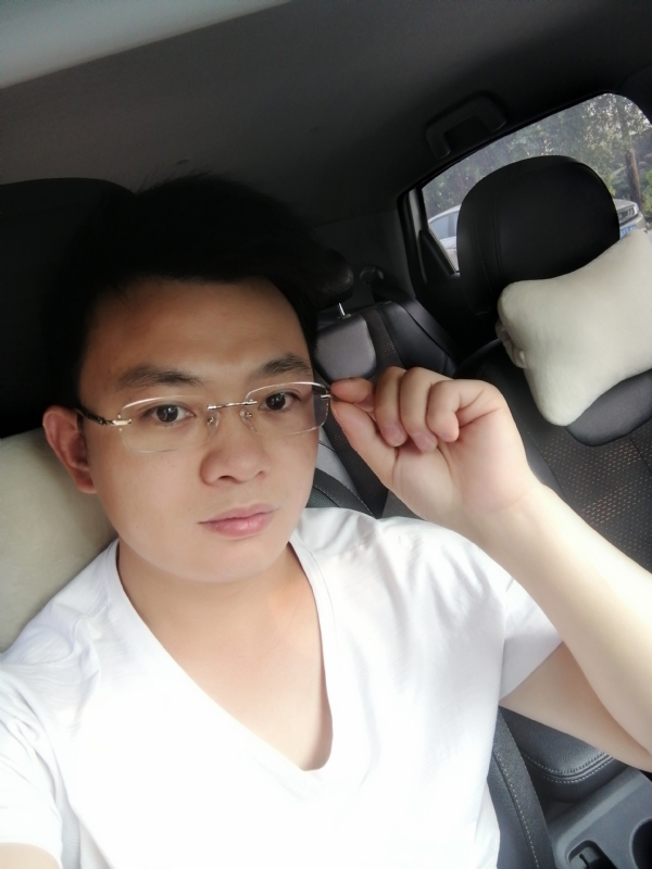 幸福的拥抱的第二张照片--宁德相亲服务中心