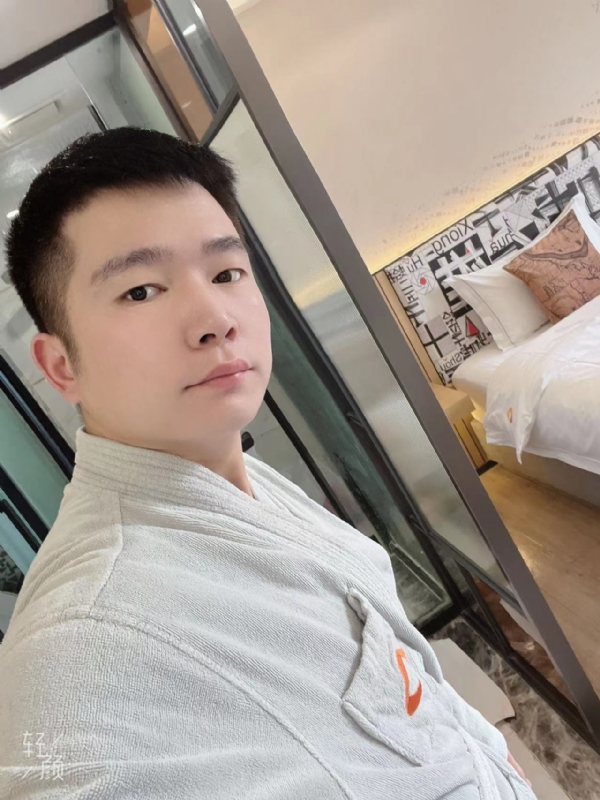 绿帽的第一张照片--宁德相亲服务中心