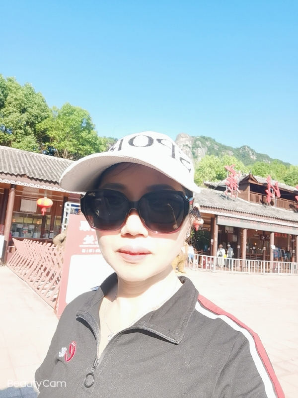 山百合的第一张照片--宁德相亲服务中心
