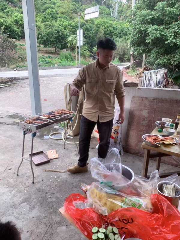 你黑我哟的第一张照片--宁德相亲服务中心