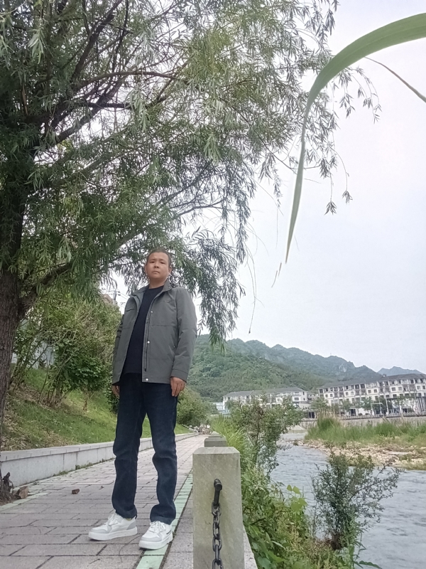 飞雪飘零的第一张照片--宁德相亲服务中心