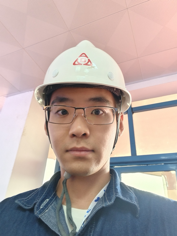 何鹏宇的第二张照片--宁德相亲服务中心