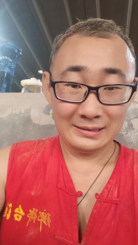 黑黑一笑的第二张照片--宁德相亲服务中心